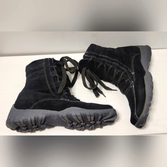 Vintage Blondo Women's Suede Pure Wool Waterproof, Size 7 Snow Boots - Picture 2 of 16